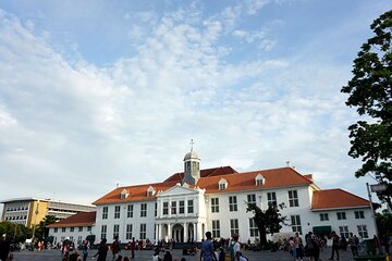 Jakarta Highlight Places with Multilingual Guide