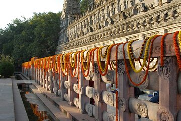 Full-Day Private Bodh Gaya Spirituality Tour from Varanasi