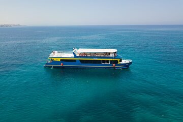 Conquest Semi Submarine Snorkeling Trip & Parasailing - Hurghada