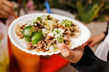 Mexico City: Roma Tacos Food Tour by Awarded Chef Abel Hernandez