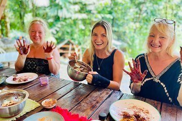 Chocolate Experience, Waterfall and Cultural Lunch in local home.