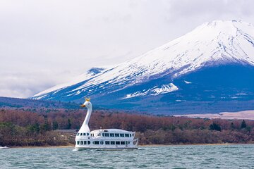 From Tokyo: Mount Fuji, Cruise and Sake Tasting Tour