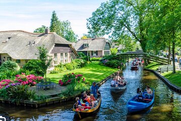 Giethoorn Private Day Tour From Amsterdam (Including Boat Tour!)