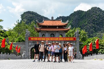 Multi Day Tour in Ninh Binh and Halong from Hanoi 