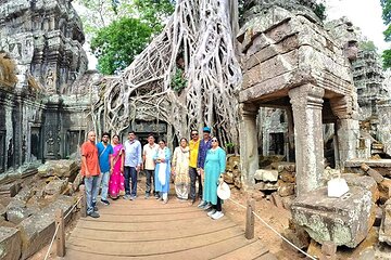 Half-Day Angkor Wat Sunrise & 3 Main Temples Tour (Tour Guide )
