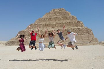 8 Hours Guided tour to Giza Pyramids , Sphinx, Saqqara & Dahshur 