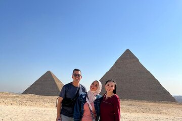 Marvel the Great Pyramids &Sphinx and Egyptian Museum Guided Tour