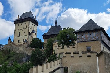 Private Tour of Karlštejn Castle with Admission Ticket Included