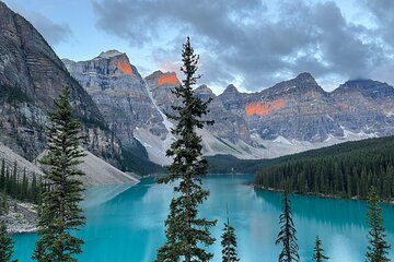 Sunrise Tour Moraine Lake Lake Louise from Calgary/Canmore/Banff