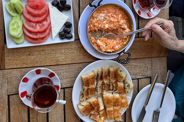 Gourmet Tour of Istanbul with a local tour guide. 