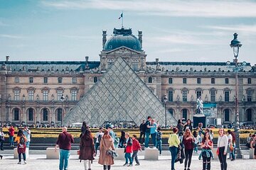 Louvre Ticket Premium: Skip-the-Line Access to the Entire Museum