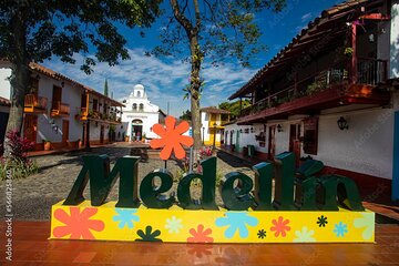 Get to know Medellín and Comuna 13 like you've never seen it before!