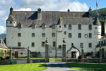 Private Traquair House, Dawyck Gardens and Border Day Tour