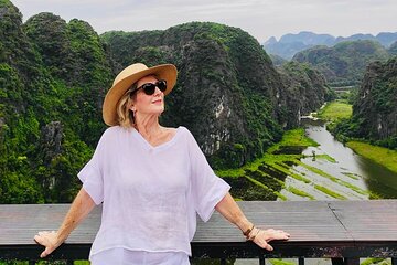 Majestic Ninh Binh Discovery: Mua Cave & Tam Coc private tour