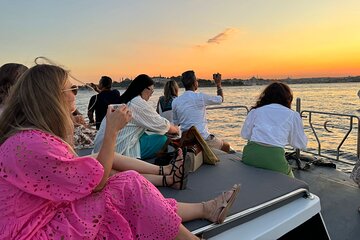 Istanbul Bosphorus Sunset Cruise on Boat with Live Guide