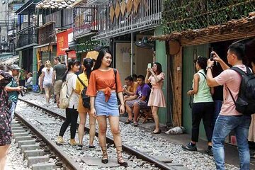 Hanoi Old Quarter Walking Tour and Train Street Experience