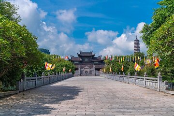 Hanoi: Deluxe Tour Discover Bai Dinh Pagoda, Trang An & Mua Caves