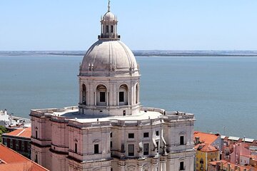 Private Tour to Lisbon with Executive Car and Guide