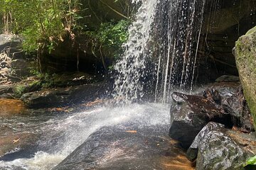 Private Kbal Spean Trekking Tour with Banteay Srei 