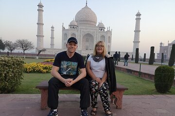 Day trip to Agar Taj Mahal with Fatehpur Sakri from Jaipur Includes Guide.