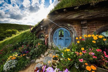  Hobbiton Movie Set Small Tour from Auckland