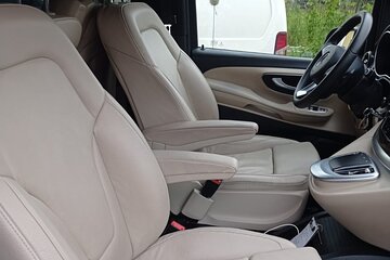 Luxury Private Transfer from/to Fiumicino Airport to Rome Center