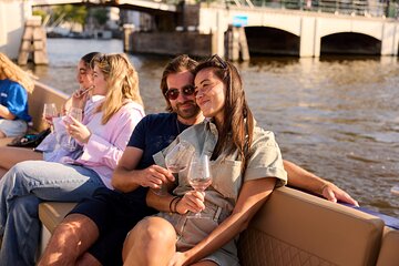 Highlights and Local Insights Canal Cruise Tour in Amsterdam