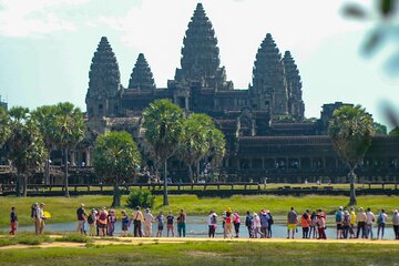 Siem Reap Discover Angkor Wat Angkor Thom Bayon Ta Promh Private 