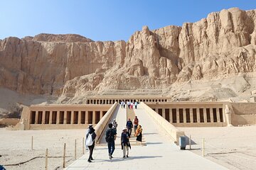 Luxor Day Tour :Valley of Kings & queen & Hatshepsut & Habu city