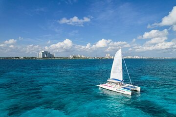 Isla Mujeres Catamaran, Open Bar and Beach Club Tour