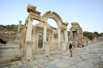 Aegean Dream : Travel to Pamukkale, Ephesus, Kusadasi