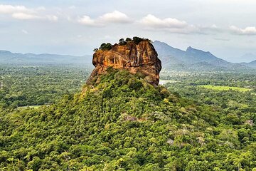 Day tour to Pidurangala Rock & Dambulla from Kandy
