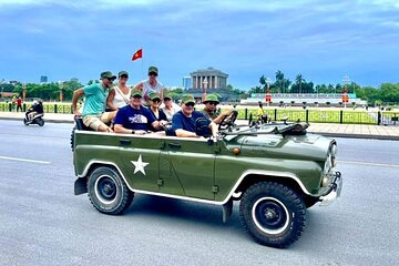 Private Jeep Tour : Street Food With Students In Ho Chi Minh City