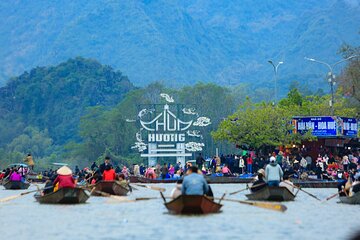 Perfume Pagoda Full Day With Boat Trip from Hanoi