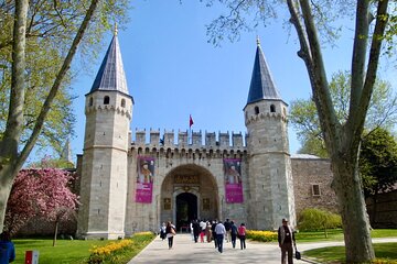 Topkapı Palace with Harem & Blue Mosque Guided Tour