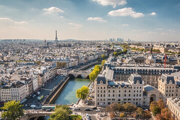Tour History and Photography with the Eiffel Tower