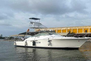 Bay Tour with DJ and Bar in Cartagena