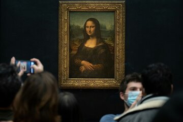 Paris: Louvre Museum Private Tour with Mona Lisa EN/FR/IT/ES/HI