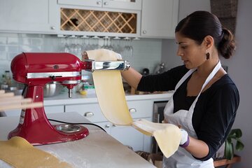 Make Pasta With Local Chef in Venice + Live Guitar