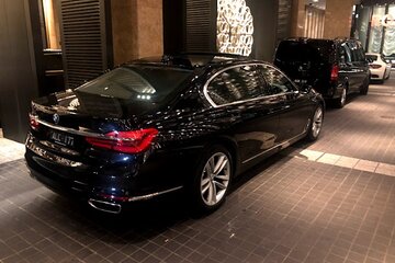 Melbourne Airport Transfer with Meet and Greet Service