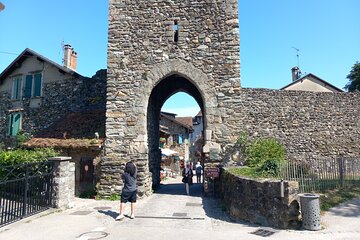 4 Hour Private Tour of the Medieval Town of Yvoire near Geneva 