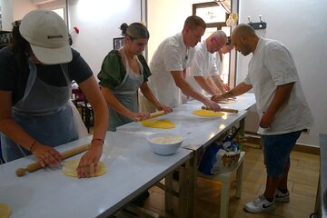 Private Pasta Making Class with Starter and Drink Included