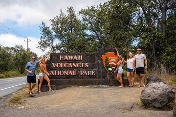 Private Big Island Tour: Coffee, Beaches, Volcanos, Waterfalls