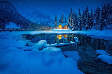 Lake Louise, Emerald Lake & Peyto lake 3 lakes tour from Calgary