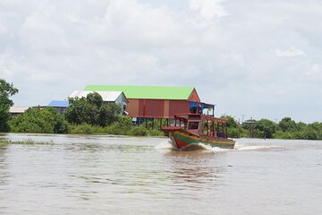 Kampong Phluk and Tonle Sap Lake Small Group Tour