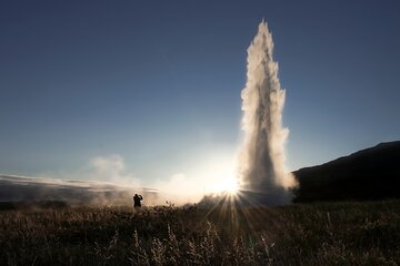 Iceland's Golden Circle in Spanish with Pickup Included