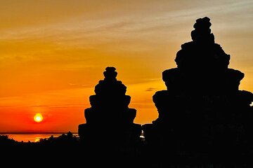 Chasing Sunsets: Angkor Wat Sunset Tours at Phnom Bakheng Hill