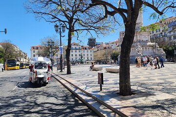 Private Tuk Tuk Tour in Lisbon 1.30h
