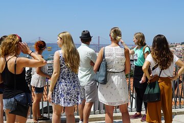 2-hour city tour of Lisbon's highlights