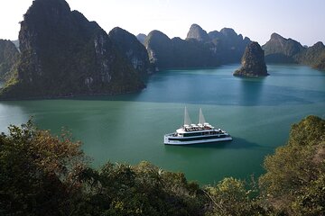 Discover the Beauty of Halong & Lan Ha Bay with Jade Sails Cruise